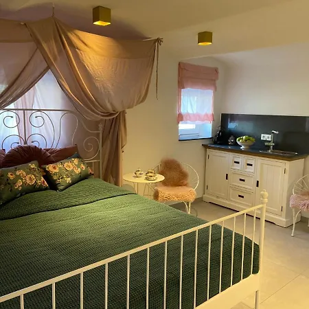 Luxus Ferienwohnung Mit Whirlpool Apartment